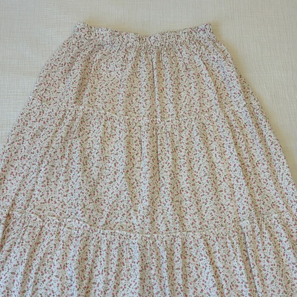 Brandy Melville Dresses & Skirts - Brandy Melville White Floral Maxi Skirt